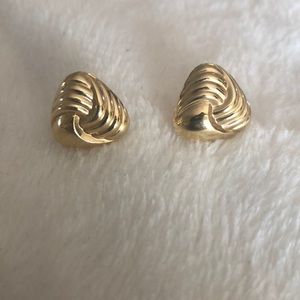 Beautiful 14k gold earrings! Excellent condition!